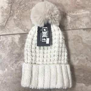 Pom Pom hat